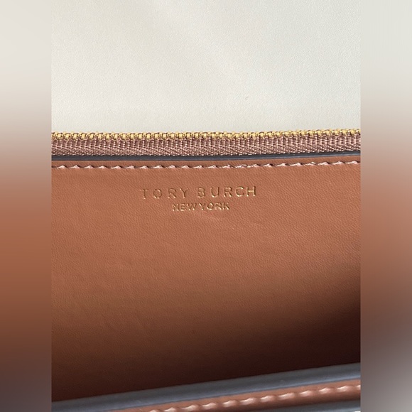 83009 - Tory Burch Eleanor Convertible Shoulder Bag - Picture 13 of 16